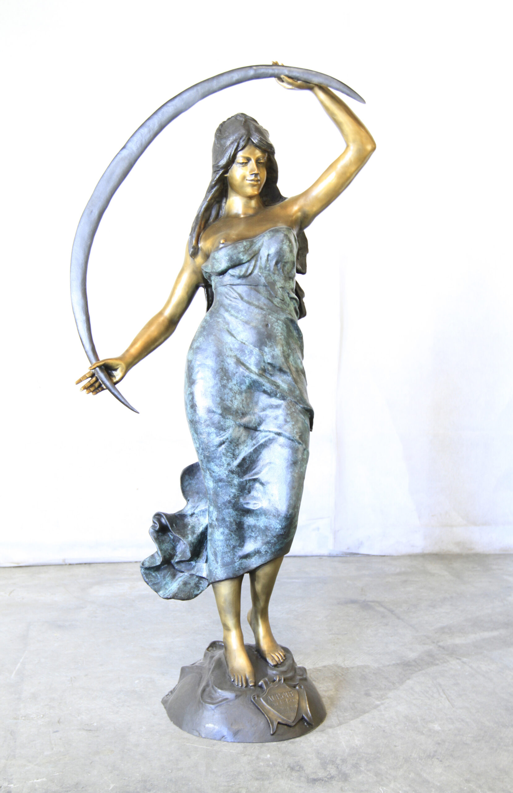 Bronze statue of aurore