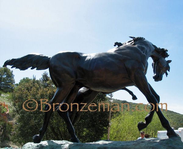 bronze horse statues