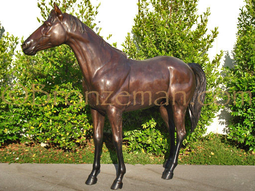 bronze horse stautue