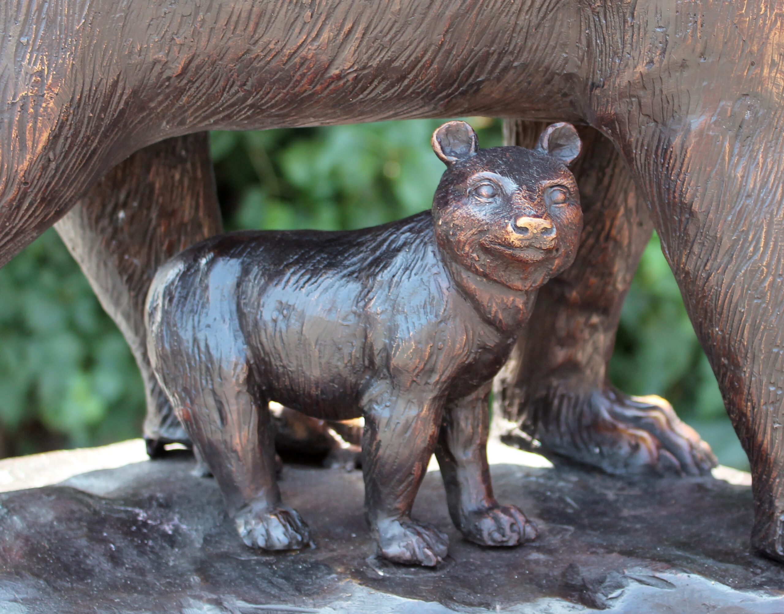 bronze bear hunting statue